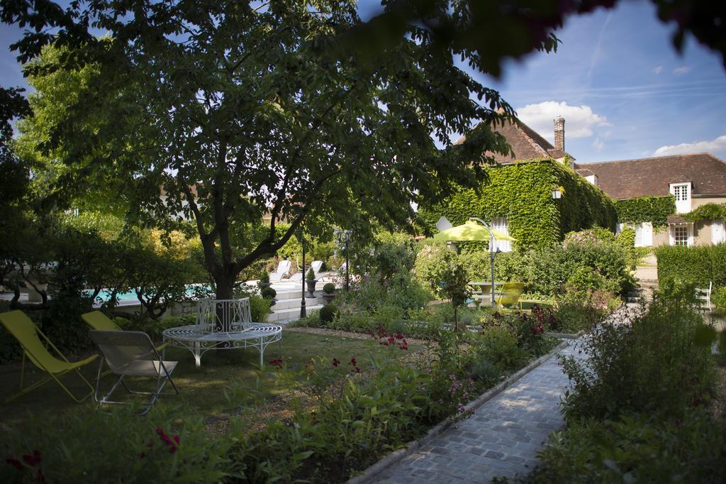 Aux Charmes De Maintenon Kültér fotó